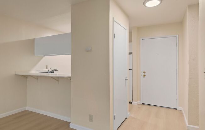 1 bedroom 1 bath condo in heart of Silicon Valley.