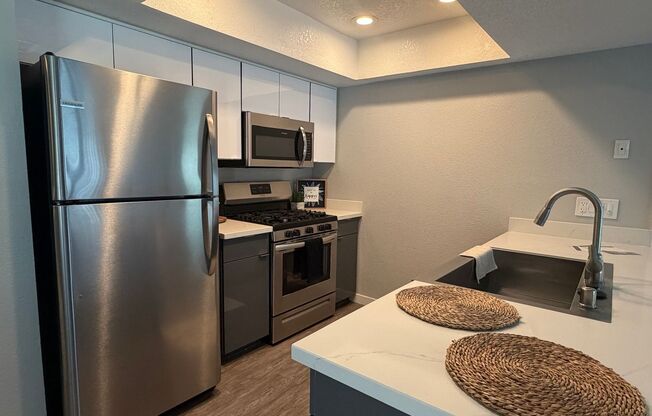 1 bed, 1 bath, 635 sqft, $2,195, Unit J102
