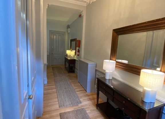 Studio, 1 bath, 419 sqft, $2,595, Unit B-3