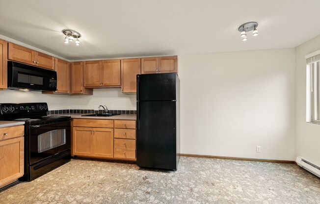 2 beds, 1 bath, 700 sqft, $1,795, Unit 408