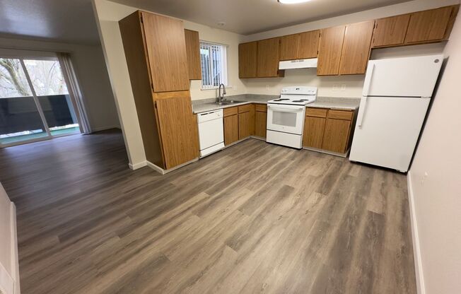 1 bed, 1 bath, 723 sqft, $1,595, Unit C10