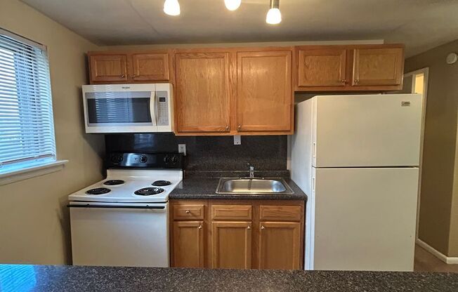 1 bed, 1 bath, 550 sqft, $1,195, Unit H08