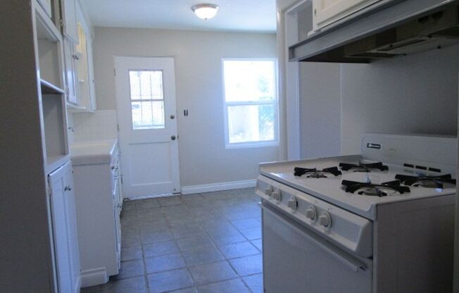 3 beds, 1 bath, $3,695