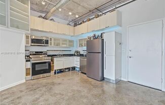 10 SW South River Dr cu-1106, Miami, FL 33130
