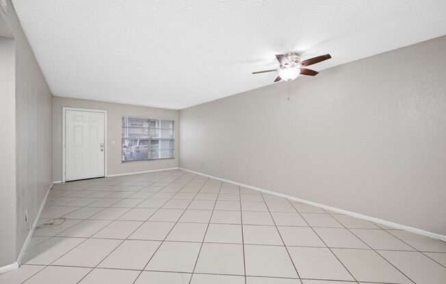 2 beds, 1 bath, 850 sqft, $1,680, Unit C112