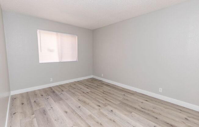 3 beds, 2 baths, $1,550, Unit # 1140