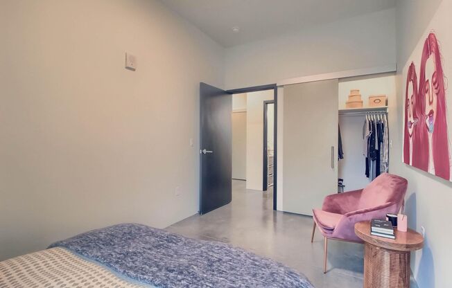 2 beds, 1 bath, 820 sqft, $2,350, Unit 402