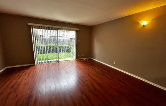 344 S ARROYO DR