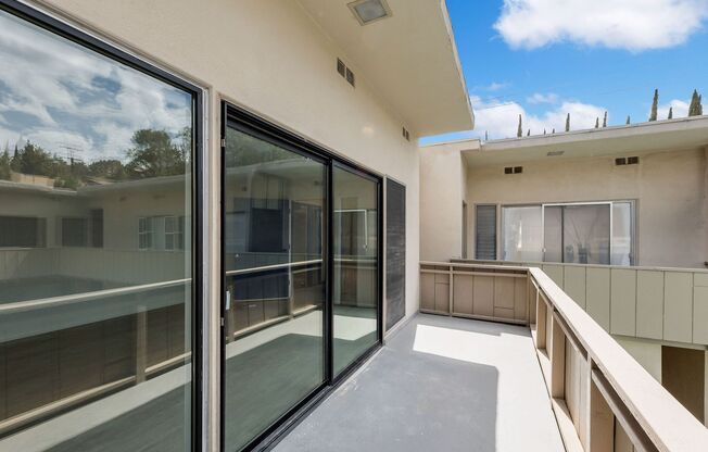 Live in one of the best locations in Los Angeles - Hollywood Hills