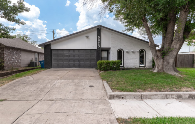 5920 MAPLE LN