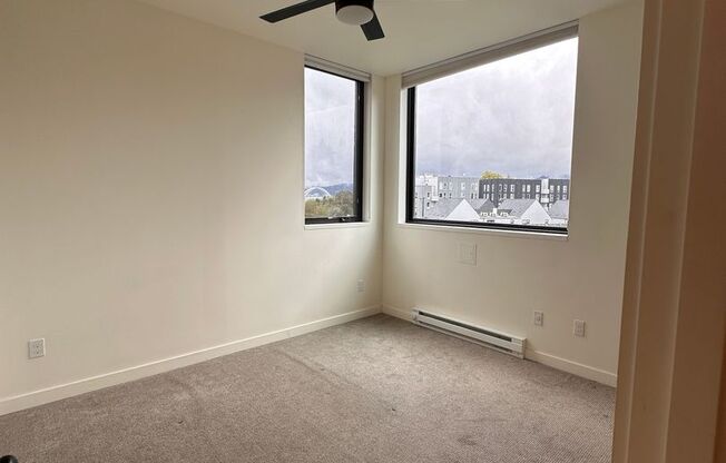 1 bed, 1 bath, 165 sqft, $1,095, Unit B404