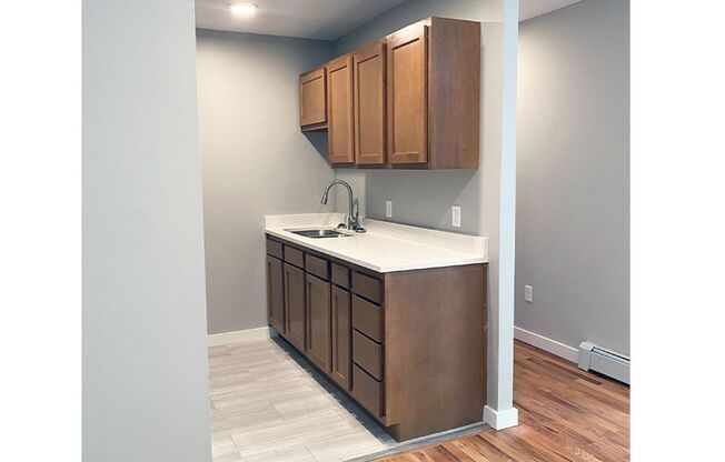 2 beds, 1 bath, 650 sqft, $1,195, Unit 3060-402