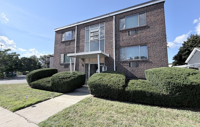 1 bed, 1 bath, 700 sqft, $1,850, Unit 9