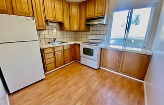 2 beds, 1 bath, 700 sqft, $2,395, Unit #4