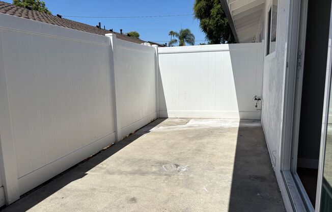 2 beds, 1 bath, 950 sqft, $2,815, Unit 0036
