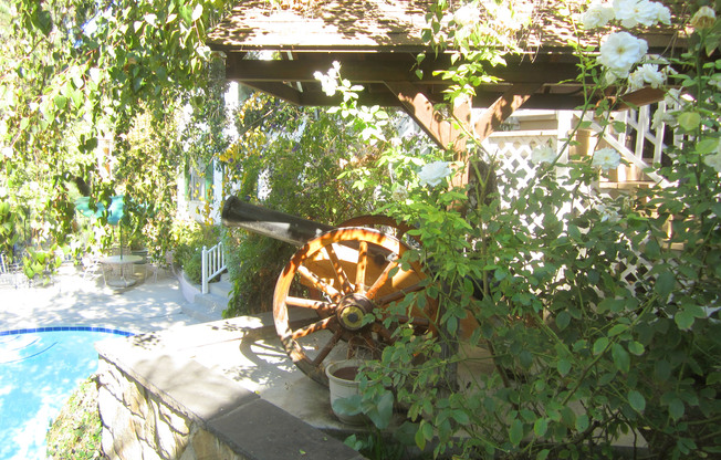 4024 4028 LOS FELIZ BLVD