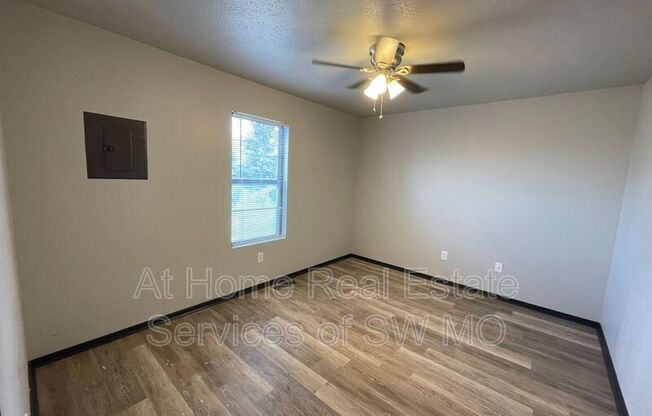 1224 W CALHOUN