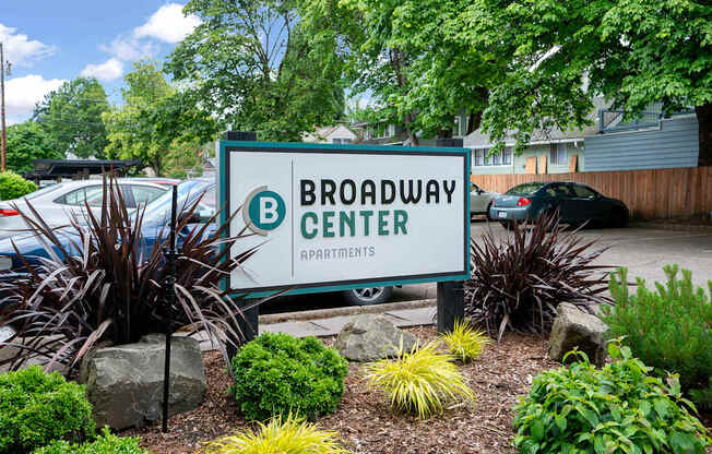 Broadway Center | Exterior