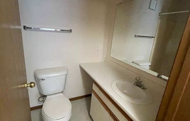 2 beds, 2 baths, 1,050 sqft, $1,210, Unit 272