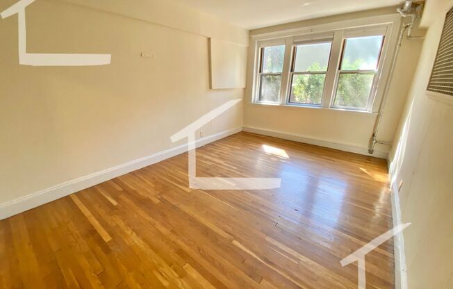 2 beds, 1 bath, $2,600, Unit 1