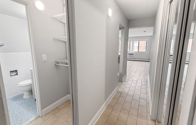 Studio, 1 bath, 359 sqft, $1,400, Unit 4F