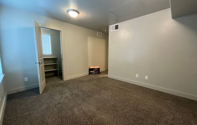 3 beds, 2 baths, 1,250 sqft, $1,550