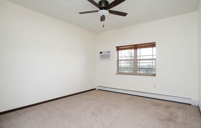 2 beds, 2 baths, 1,038 sqft, $1,885, Unit 209