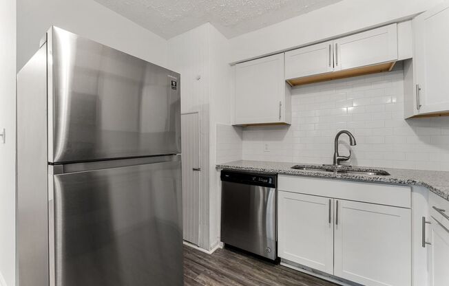 2 beds, 1 bath, 823 sqft, $1,350, Unit 19