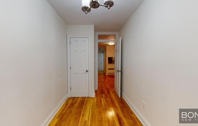 2 beds, 1 bath, $3,266, Unit 2D