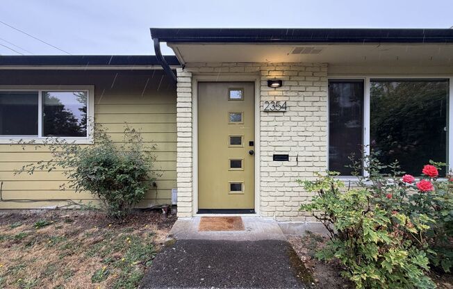 Remodeled 2 Bedroom Duplex Near Division Street with Fenced Patio, Parking & Updated Kitchen