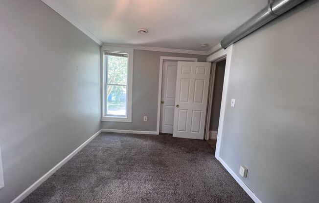 1 bed, 1 bath, 700 sqft, $1,000