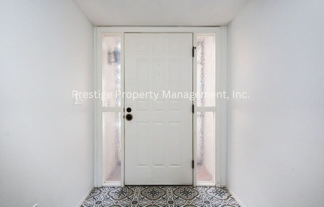 Beautiful Townhouse Overlooking The Golf Course !!!