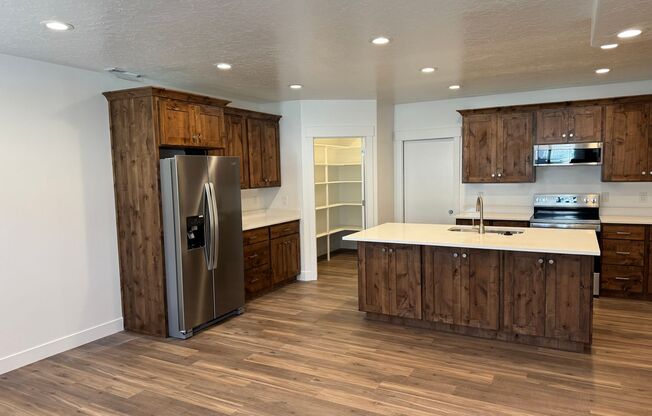 3 Bedroom 2 Bathroom -Basement Apartment-Saddlebrook Dr. Santaquin