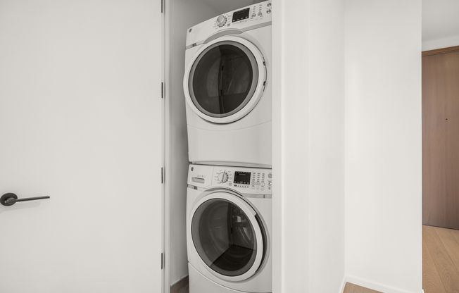 3 beds, 3.5 baths, 1,823 sqft, $26,000, Unit 29B