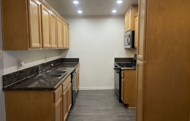 1 bed, 1 bath, 685 sqft, $2,180, Unit 0049