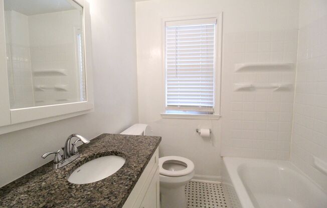 1 bed, 1 bath, $1,150, Unit 324E28