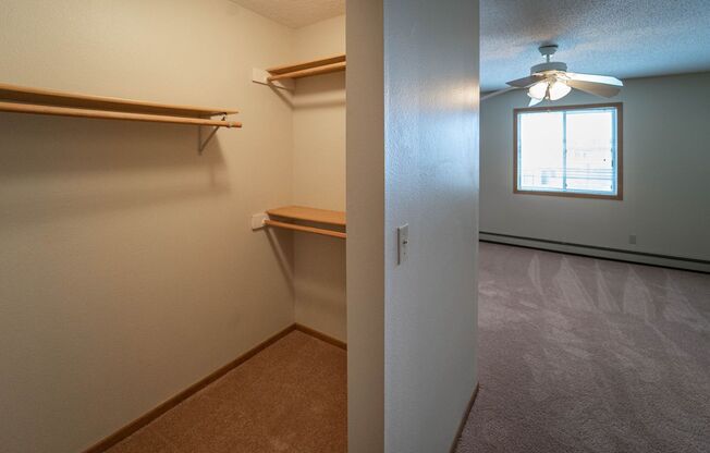 2 beds, 2 baths, 1,031 sqft, $1,425, Unit 3700112