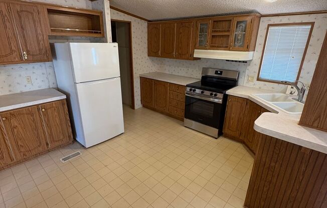 READY TO VIEW NOW! Adorable 3 Bed 2 Bath Home in New River NO HOA