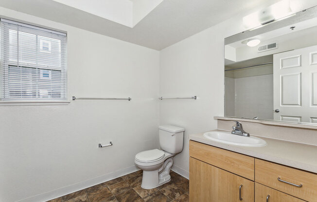 Master Bathroom at Stoney Pointe Apartment Homes in Wichita, KS