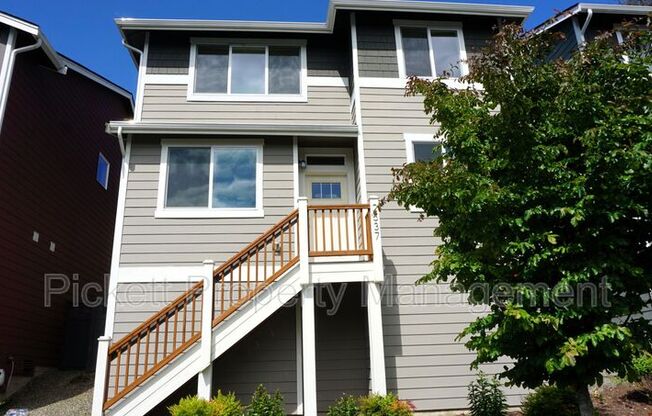 2537 FILBERT AVE