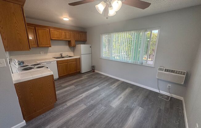 Cozy 2bd/1bth on Second Floor!
