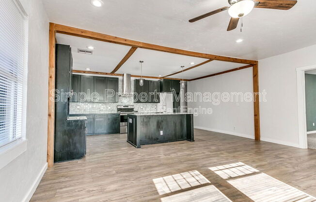2605 N ROBINSON AVE