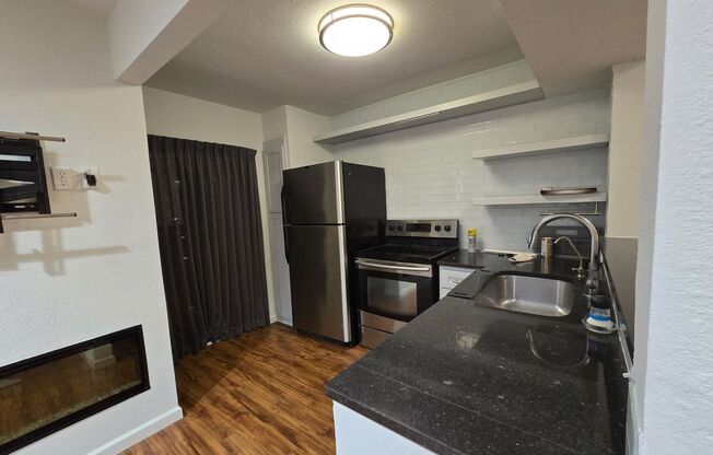 Modern Townhome with Attached Garage in Prime Dallas Location – Steps from Katy Trail!