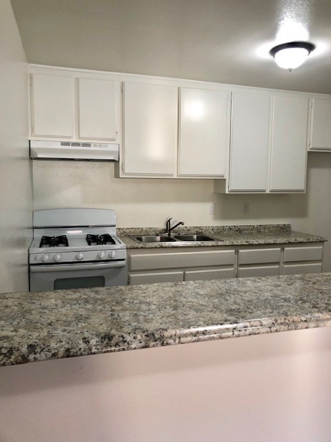 Studio, 1 bath, 500 sqft, $1,395, Unit 0214