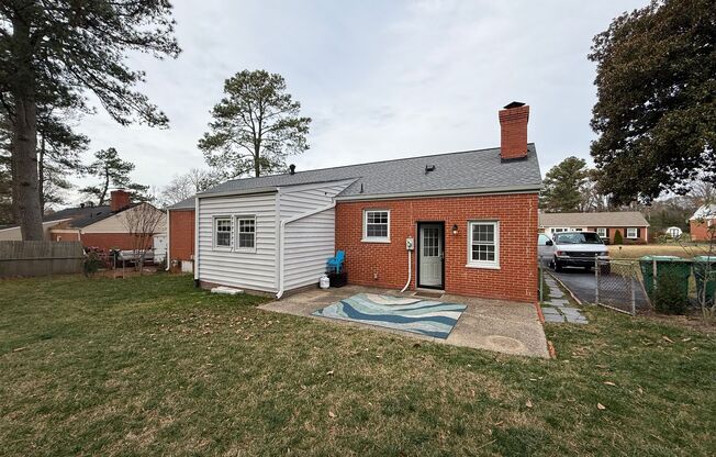 Three Bedroom Two Bath Home in Ridgeview/Parham & Ridge Area. Available in December!
