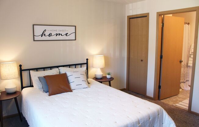 3 beds, 2 baths, 1,332 sqft, $1,699, Unit RT 7015-18