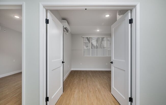 2 beds, 2 baths, 895 sqft, $2,698, Unit 100