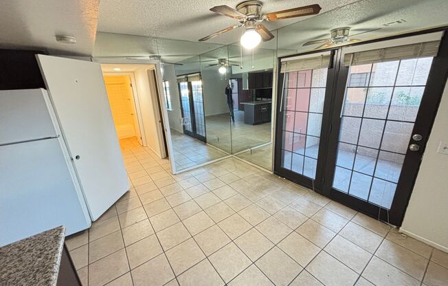 Charming 2BED/2BATH Condo located in Spring Oaks Community.