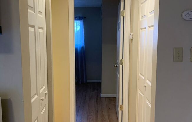 1 bed, 1 bath, $750, Unit #5