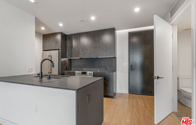 2 beds, 2.5 baths, 1,370 sqft, $6,750, Unit 714